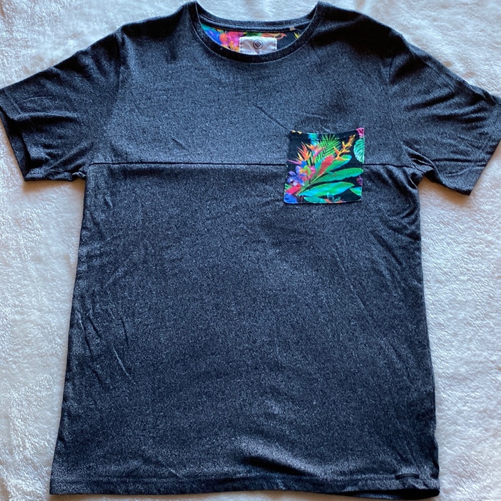 Mens medium t-shirt